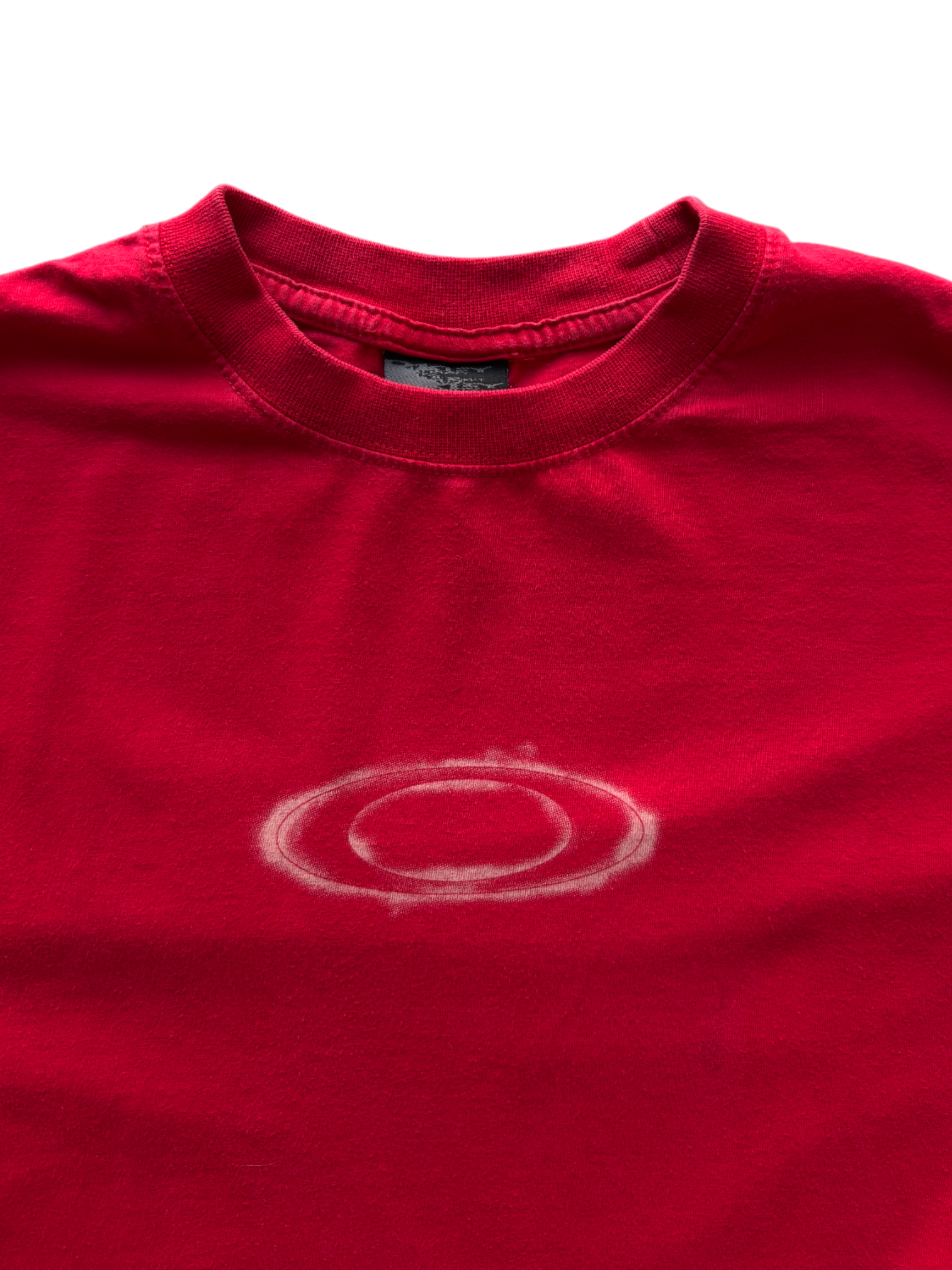 EARLY 00'S OAKLEY ICON / SPELL OUT RED GRAPHIC TEE