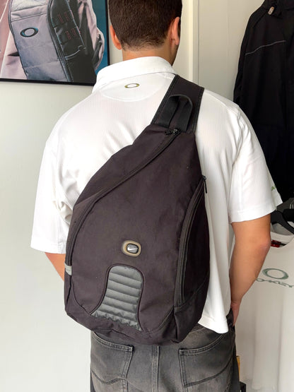 00'S NIKE ALL BLACK SLING BAG