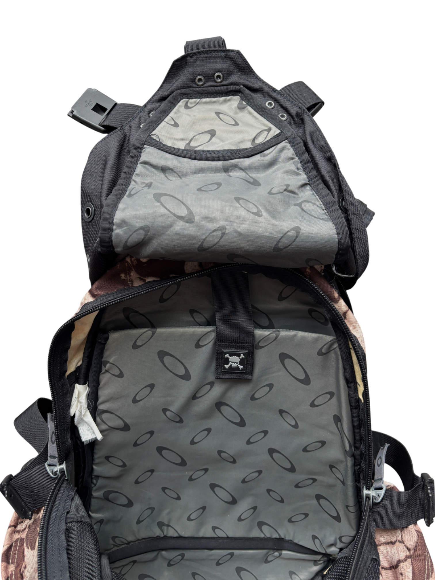 OAKLEY ICON BACKPACK 3.0 DESSERT CAMO