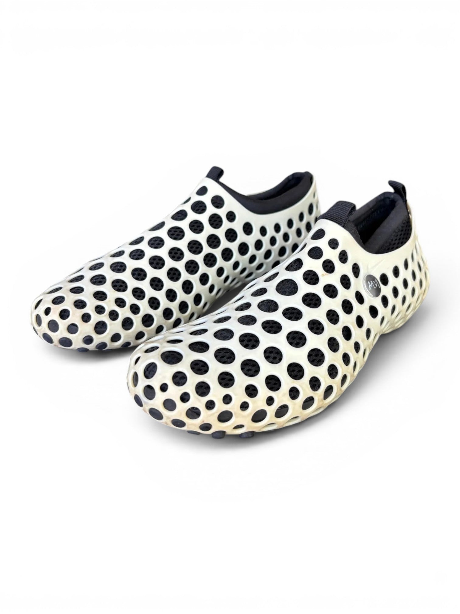 2004 Nike Zvezdochka Cream Slip On (37.5)