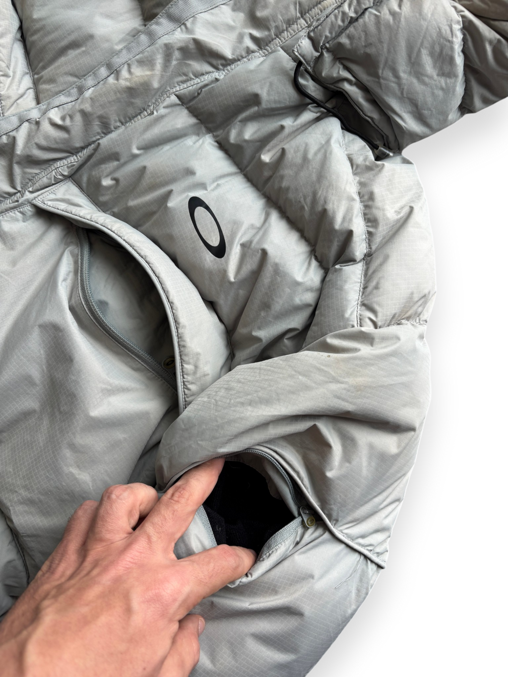 Early 2000's Oakley Light Grey Technical Puffer (M-L)