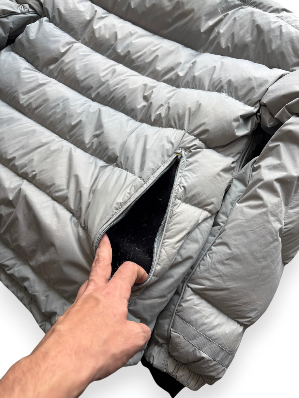 Early 2000's Oakley Light Grey Technical Puffer (M-L)