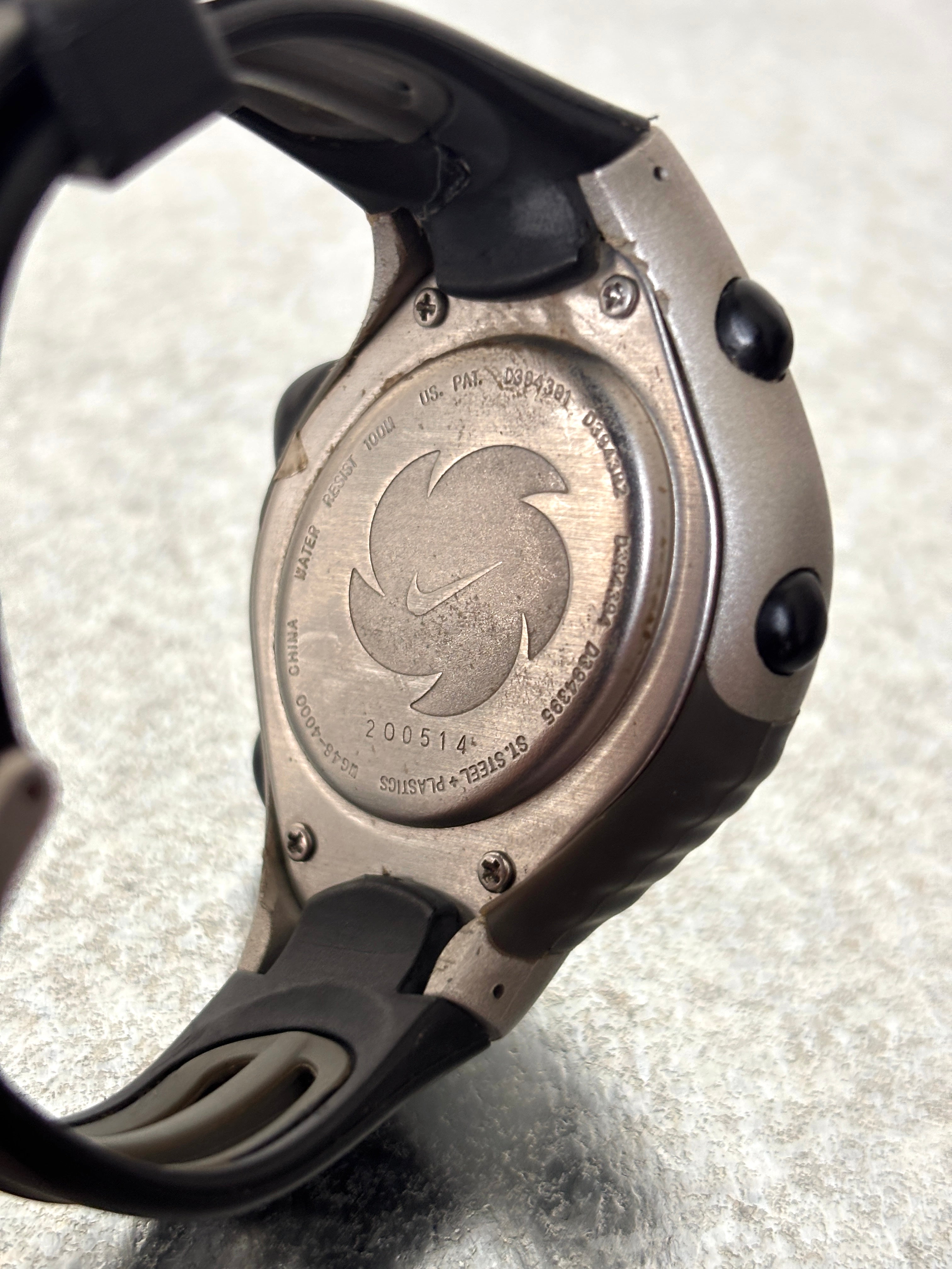 00'S NIKE TRIAX WATCH