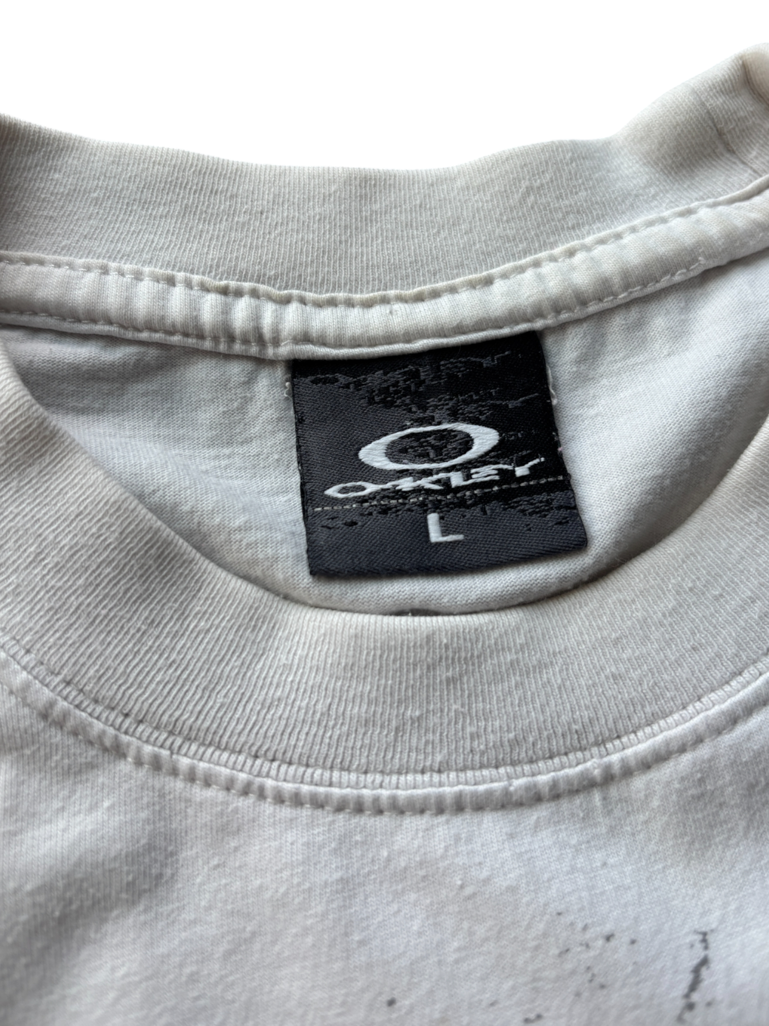00'S OAKLEY LONG SLEEVE SPELL OUT TEE