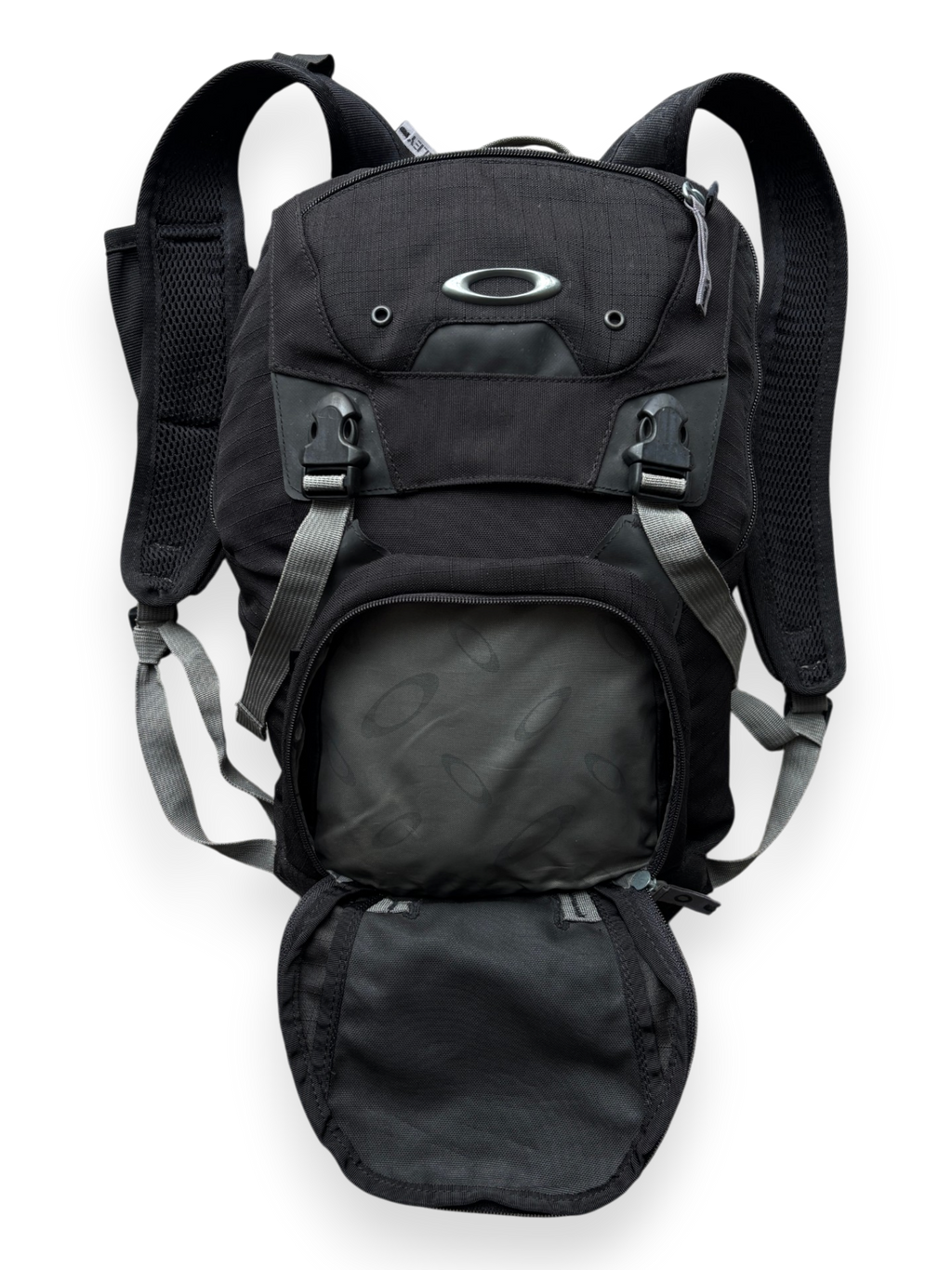Early 2000's Oakley Small Hidratation Backpack