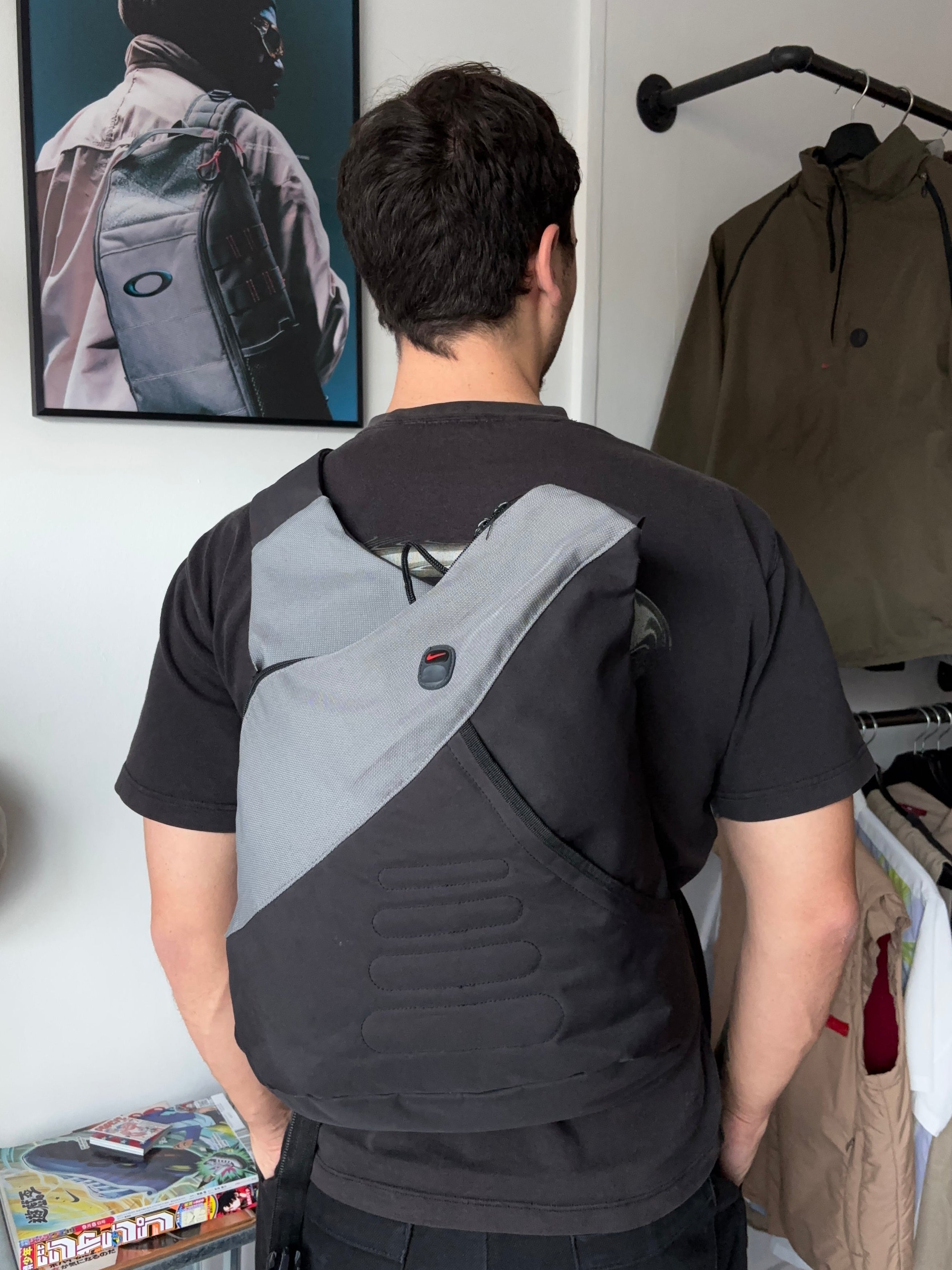 00's Nike 2 Way Sling Bag / Backpack