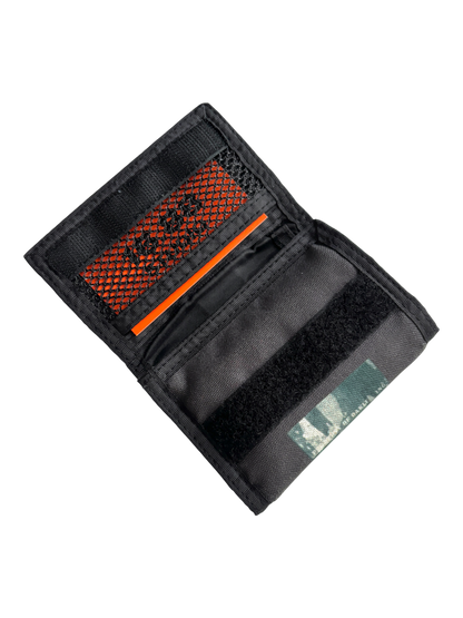 EARLY 00'S OAKLEY TRI-FOLD BOMB GRAPHIC LIGHT WALLET