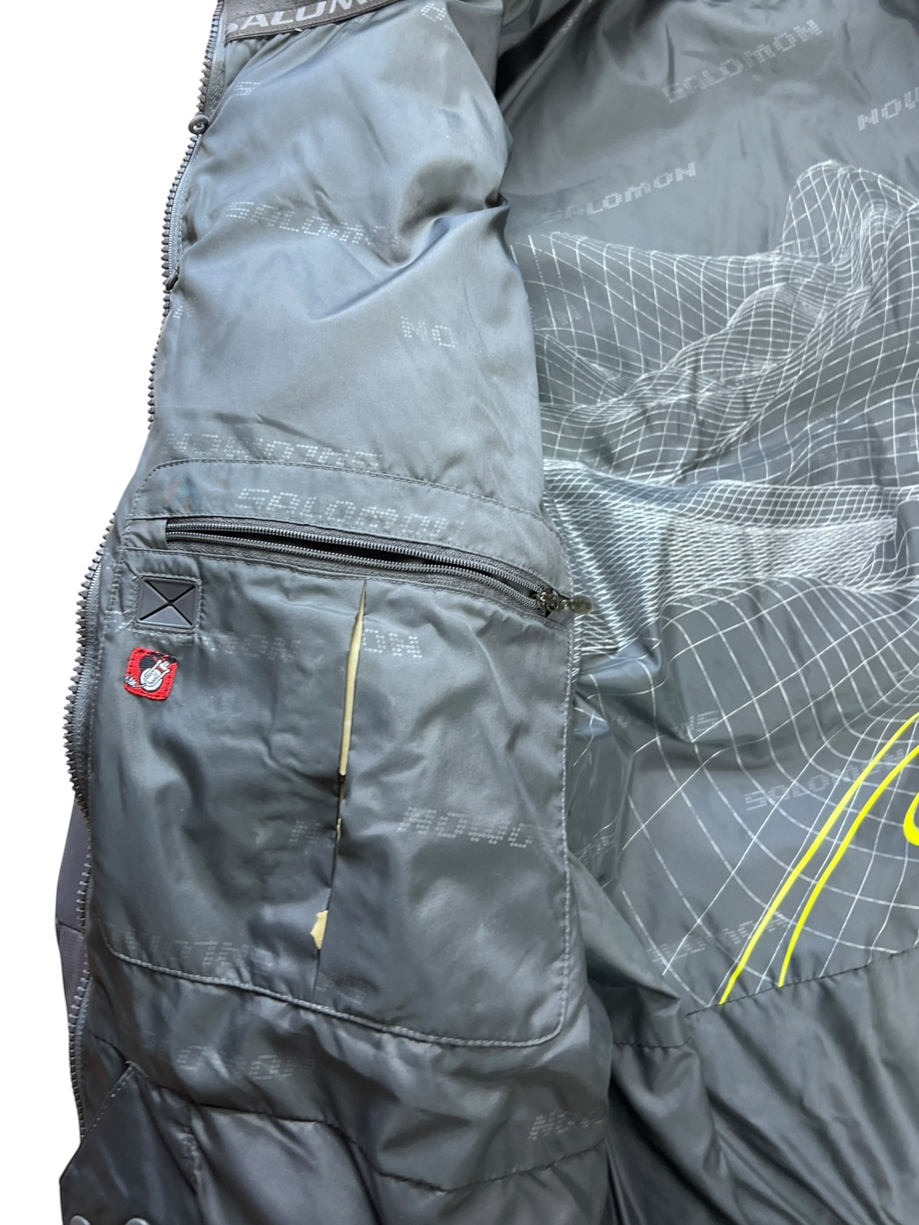 2004 Vintage Salomon Puffer Jacket