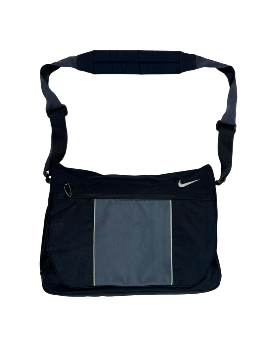 00's Nike all black shoulder bag