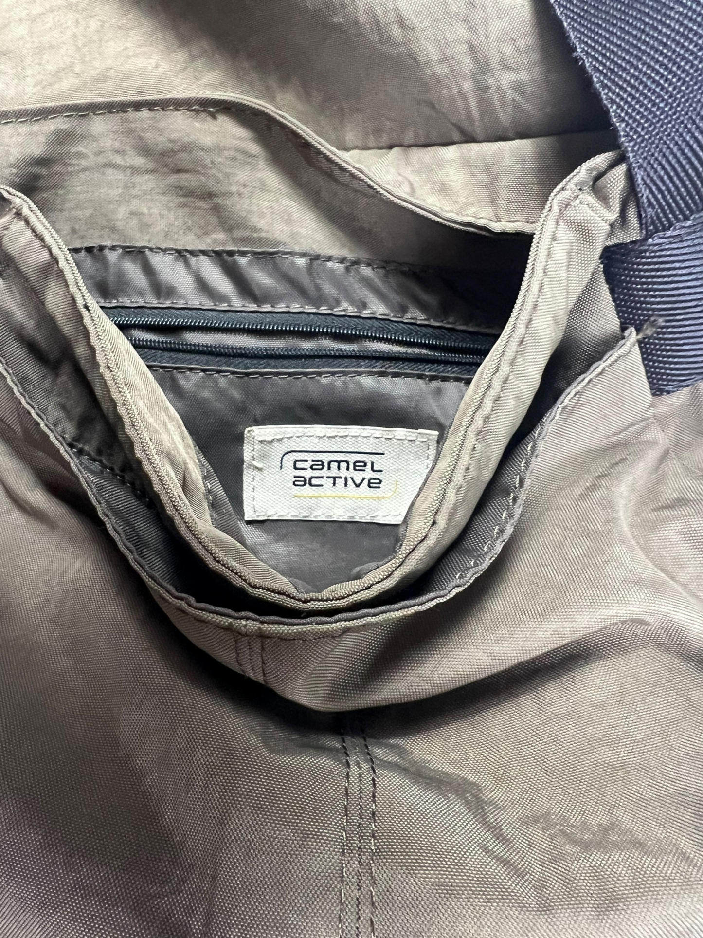 90's Camel active shoulder bag