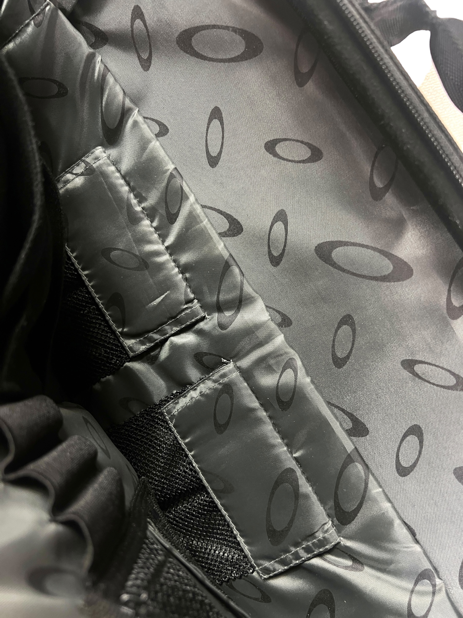 2006 Oakley Tactical Field Gear Cross Body Bag/Briefcase SAMPLE