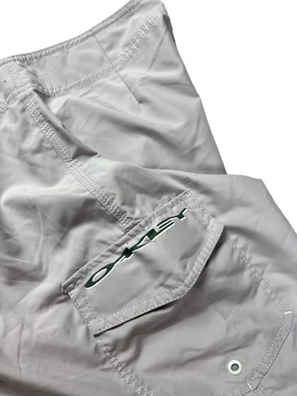 00's Oakley shorts - M