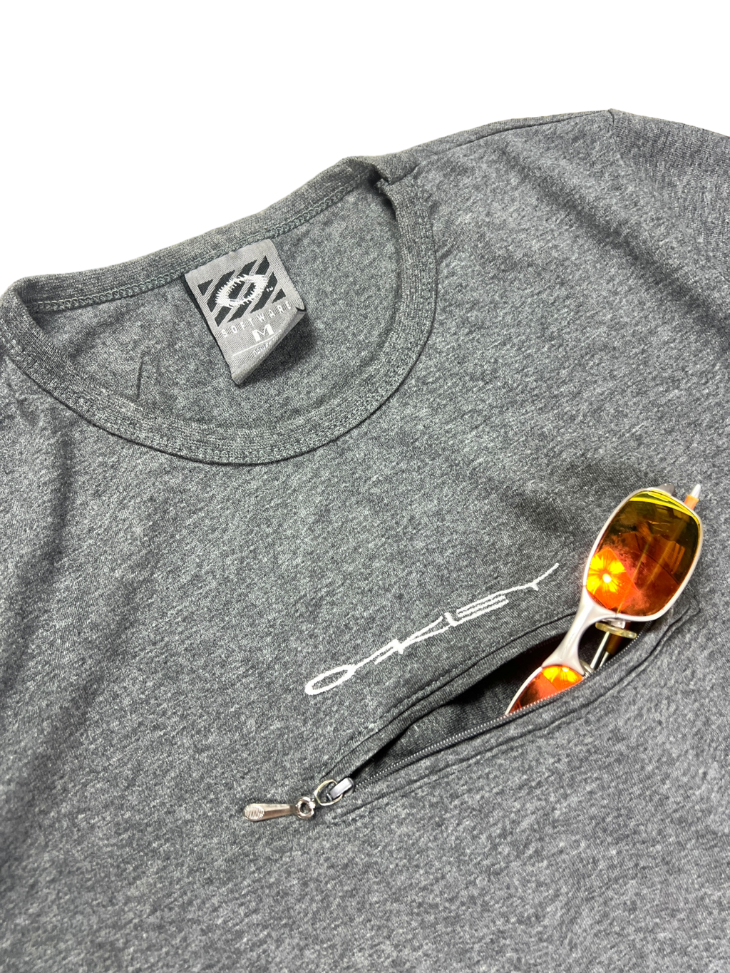 90's Oakley software woman front pocket tee - M