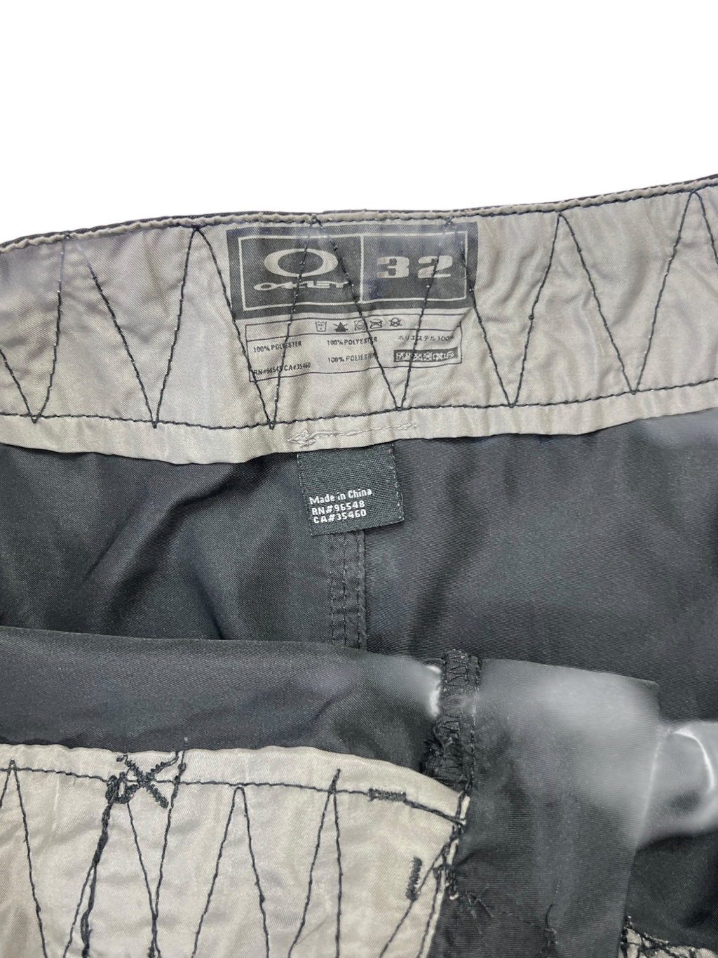 00'S OAKLEY SKULL CARGO SHORTS