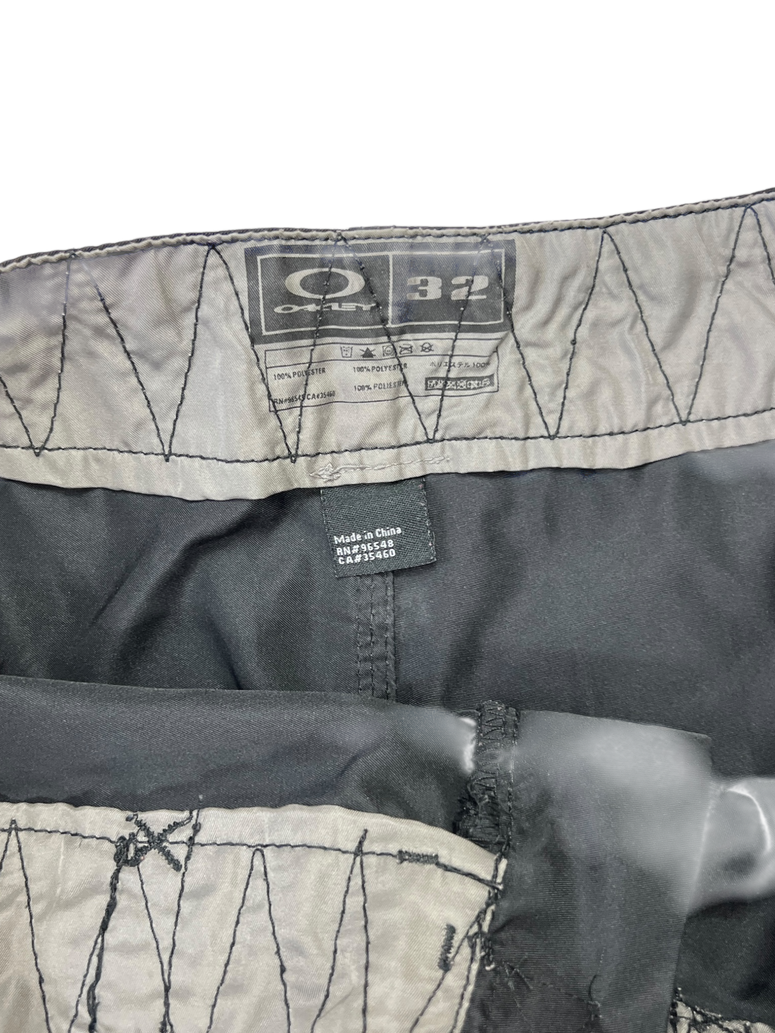 00'S OAKLEY SKULL CARGO SHORTS