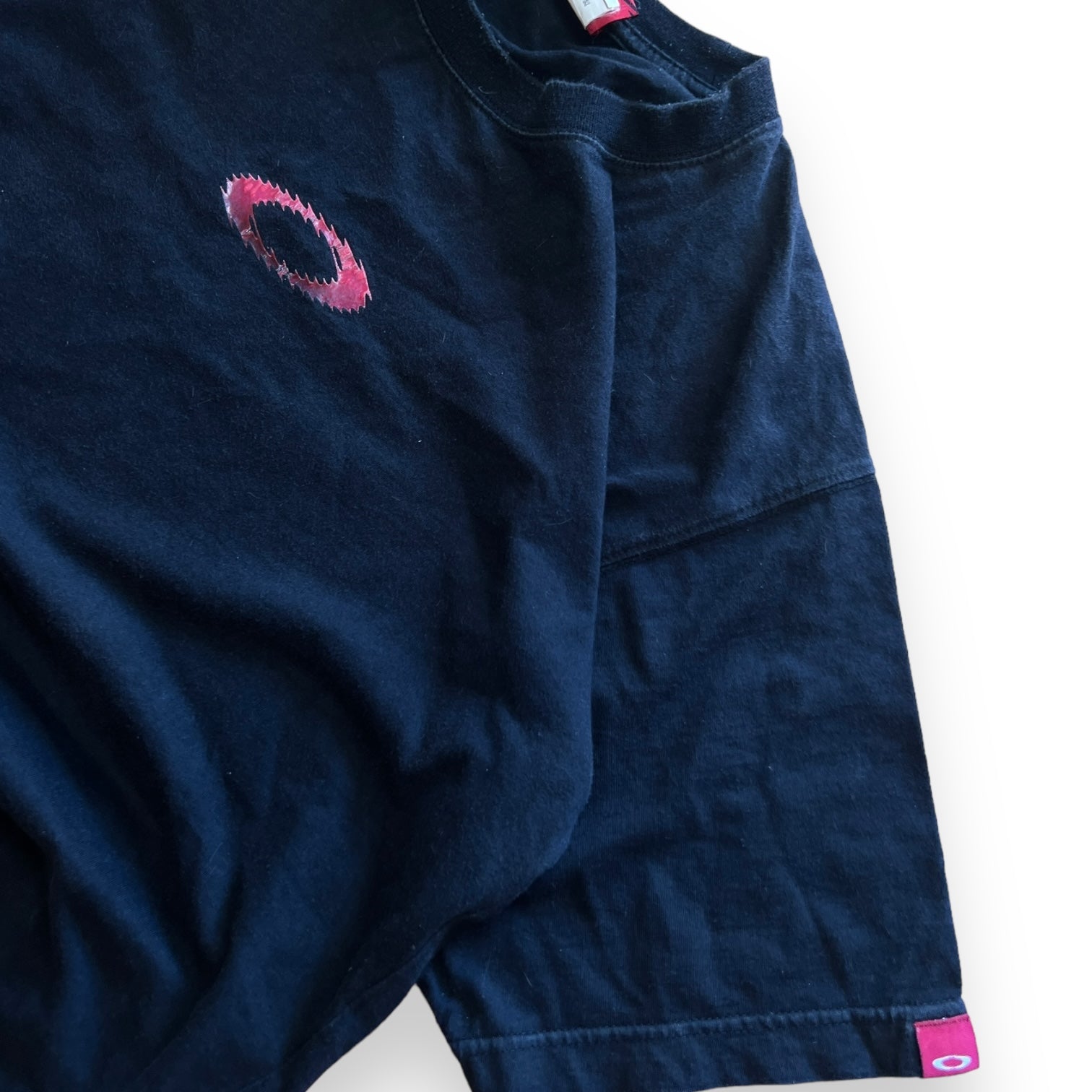 Early 2000's Oakley red icon tee - L
