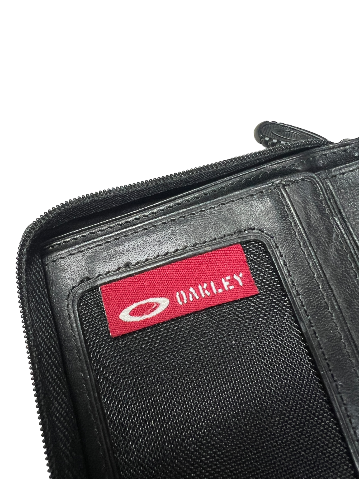 00's Oakley leather wallet