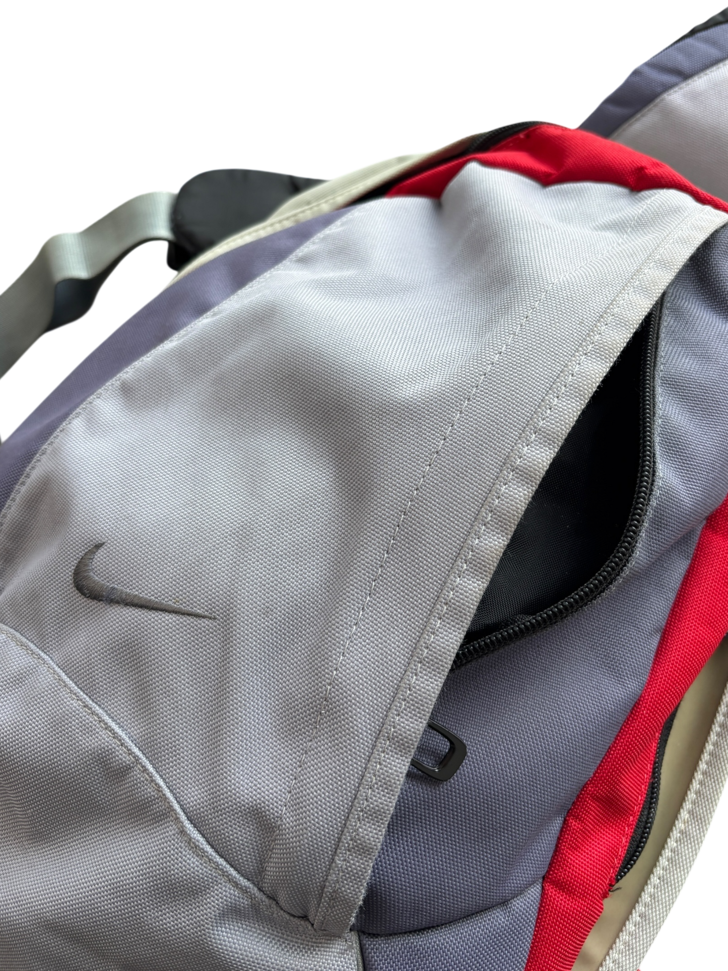 2000'S NIKE SLING BAG