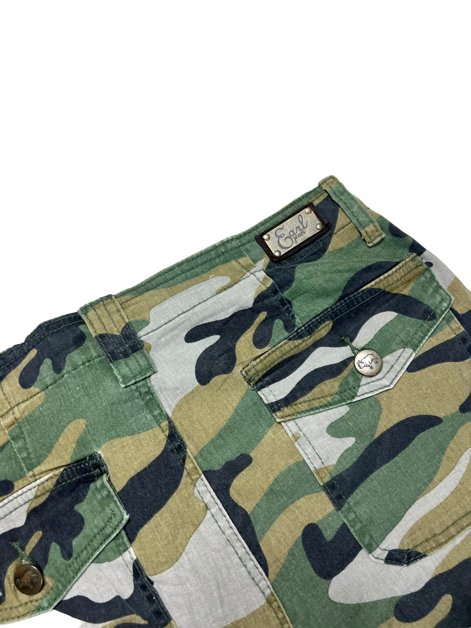 Straight leg camo pants - M