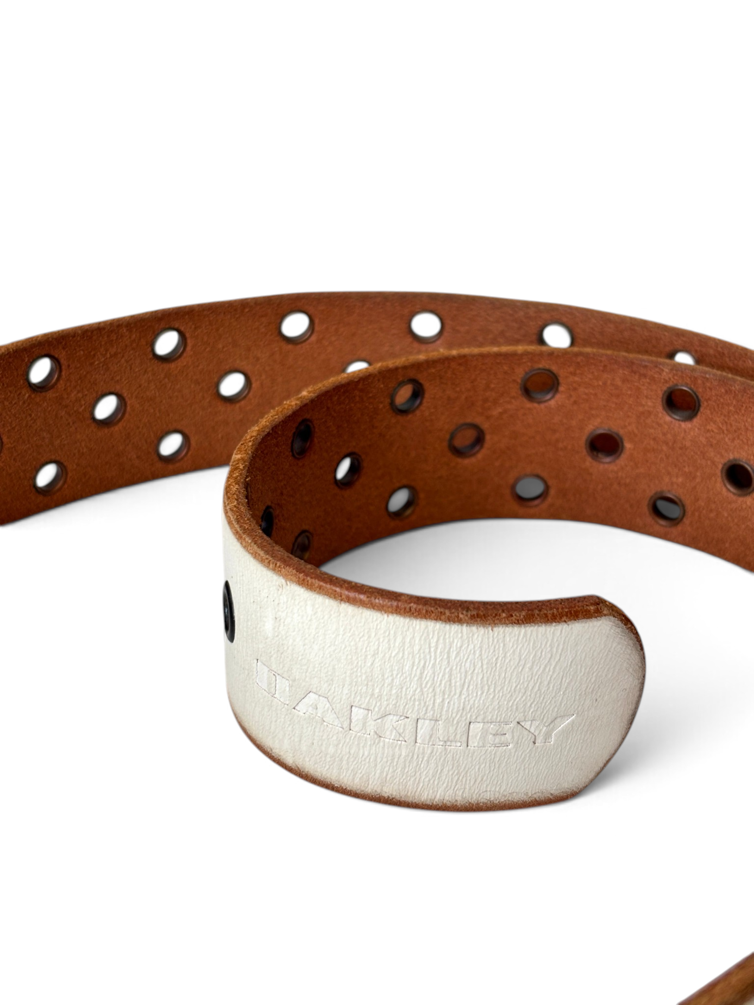 00's Oakley Skull Buckle Perforated Leather White Belt - view 5