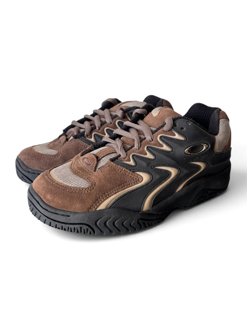 Early 2000's Oakley Switchback Black / Brown Shoes - view 2