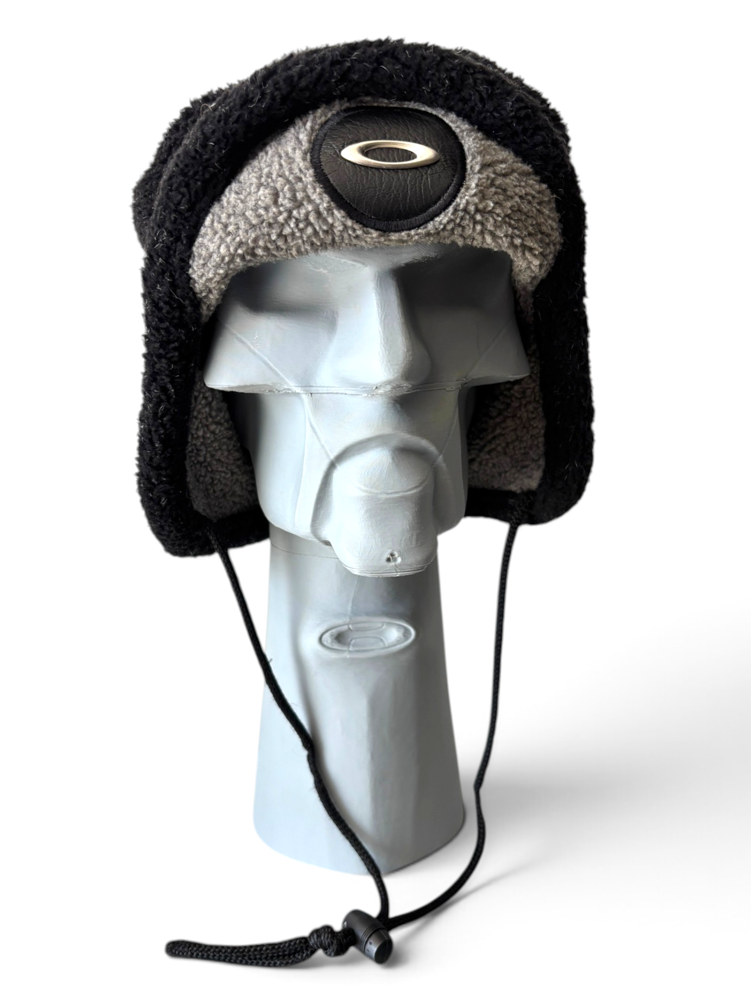 Oakley Software sherpa trapper hat black and grey with gold ellipse patch